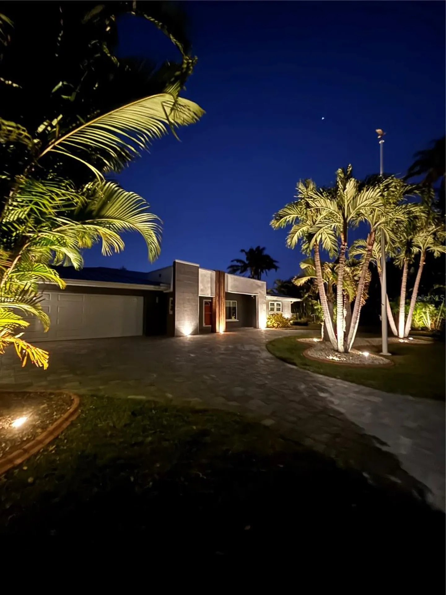 2639 Bougainvillea Street Sarasota FL 34239