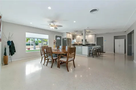2639 Bougainvillea Street Sarasota FL 34239
