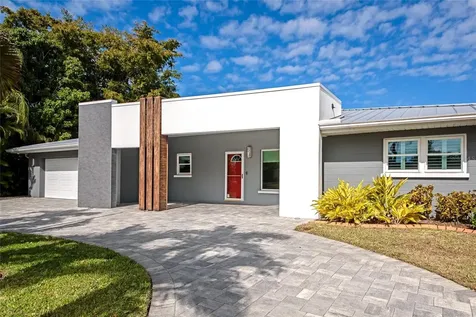 2639 Bougainvillea Street Sarasota FL 34239