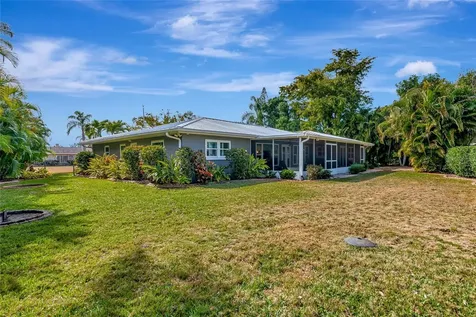 2639 Bougainvillea Street Sarasota FL 34239