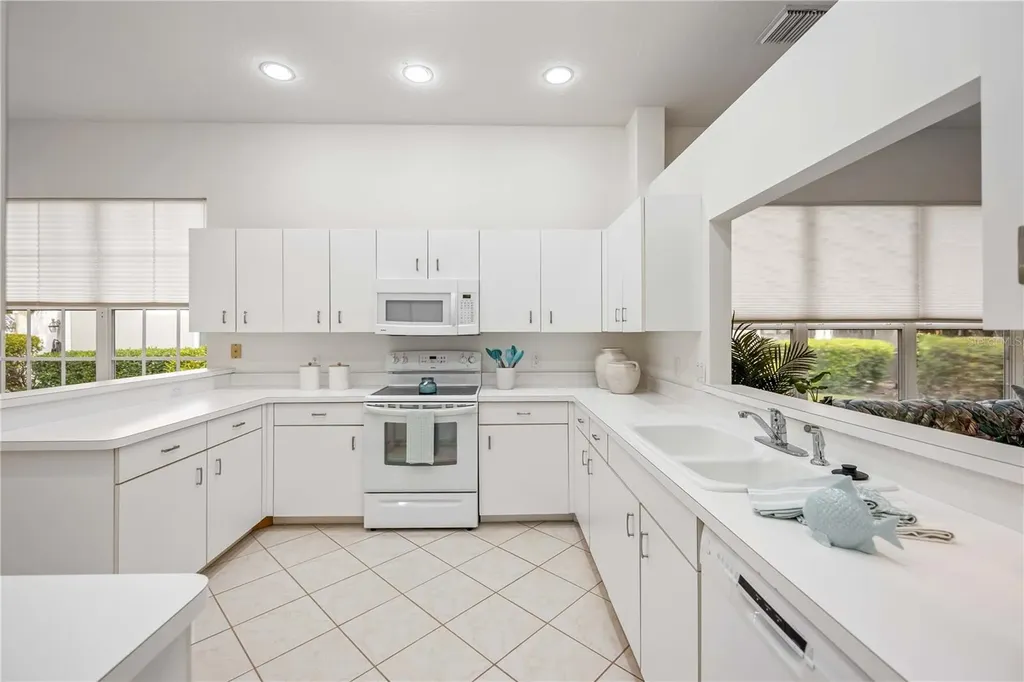 547 Fallbrook Drive Venice FL 34292