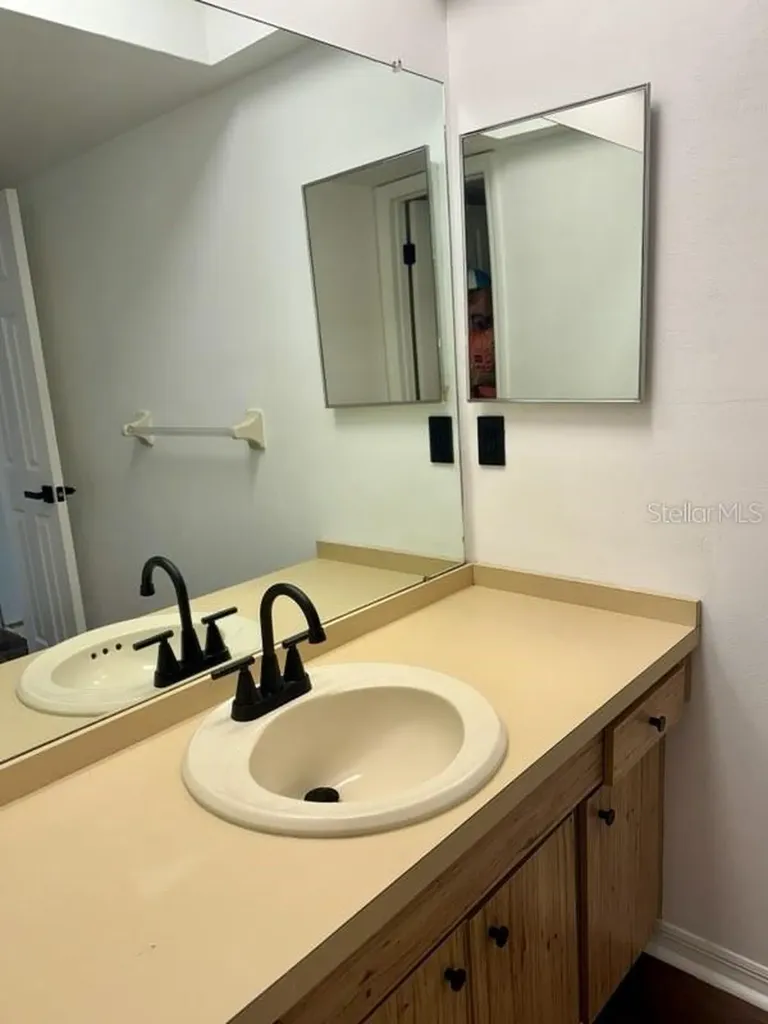 2462 Kingfisher Lane Clearwater FL 33762