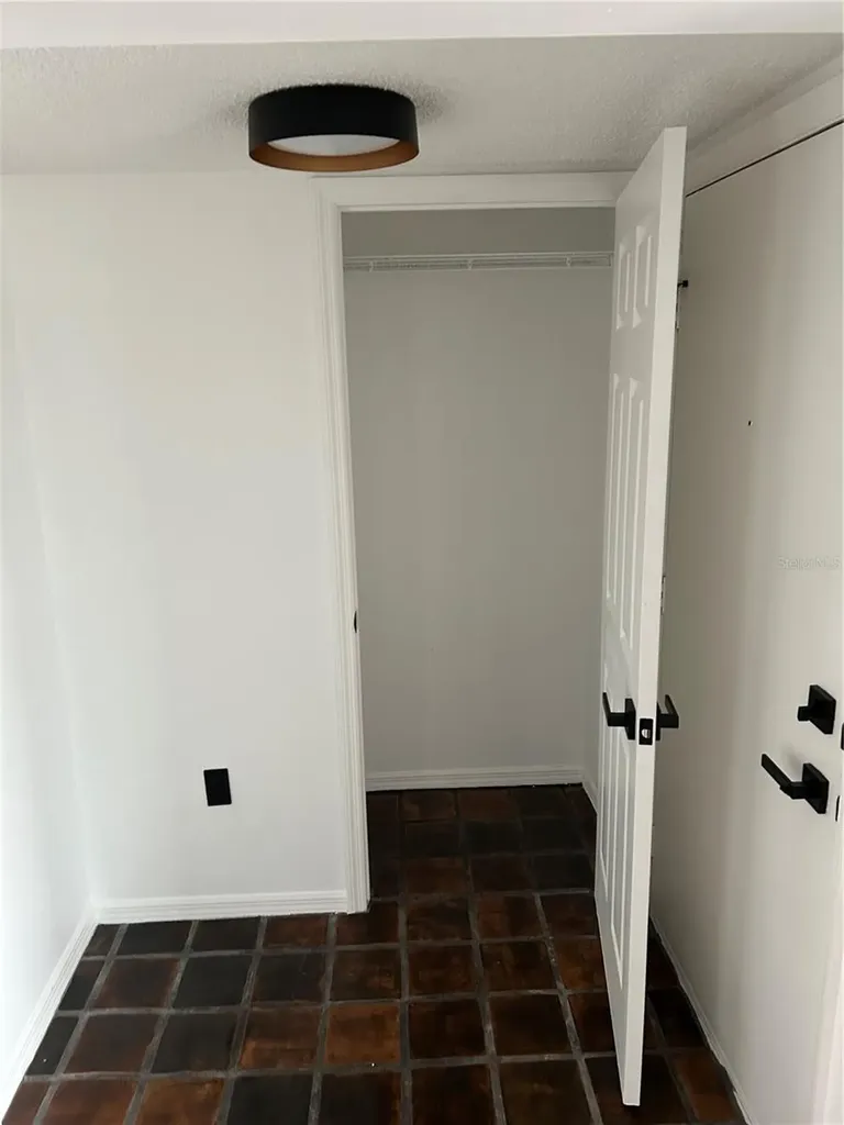 2462 Kingfisher Lane Clearwater FL 33762