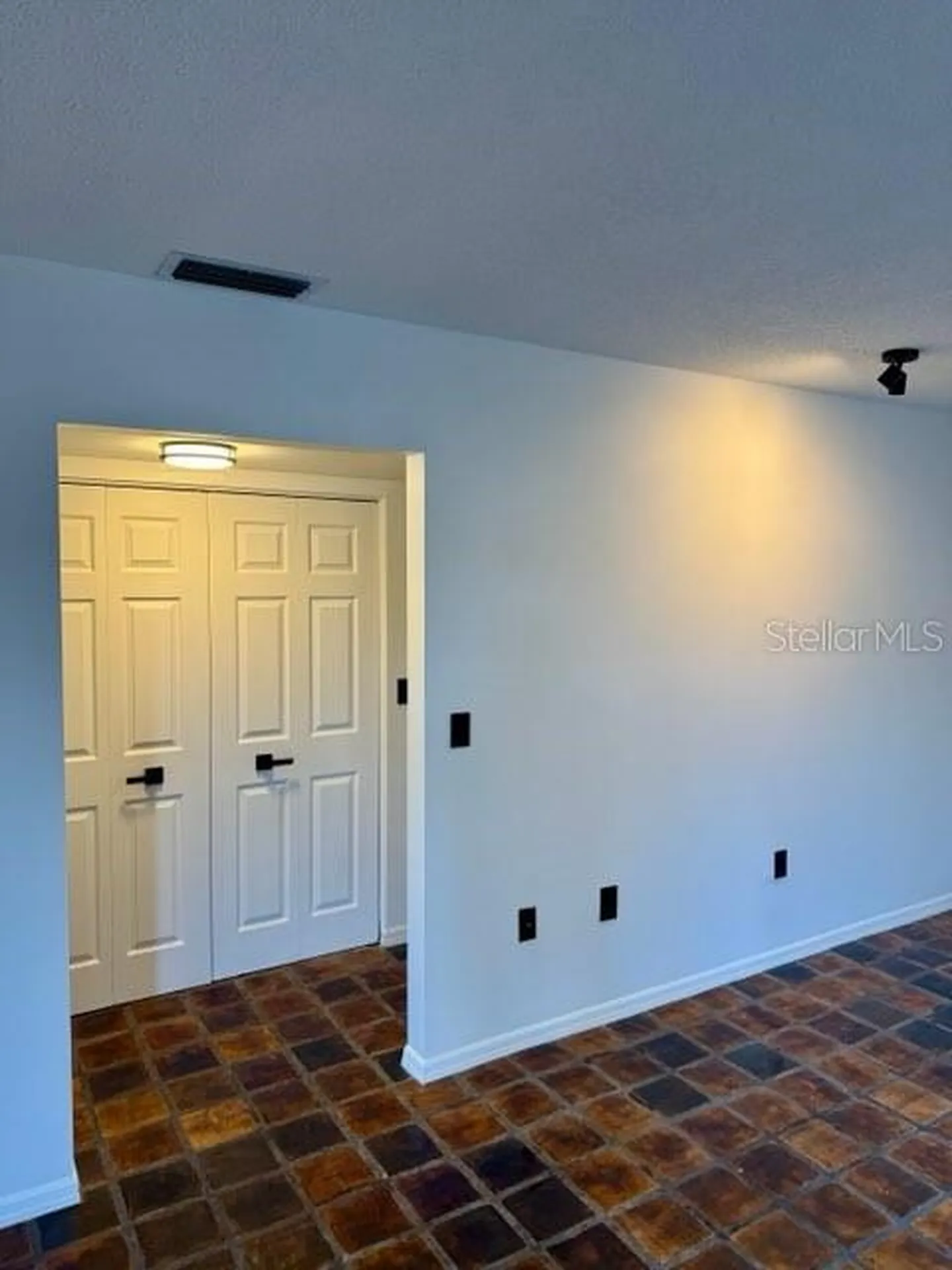 2462 Kingfisher Lane Clearwater FL 33762