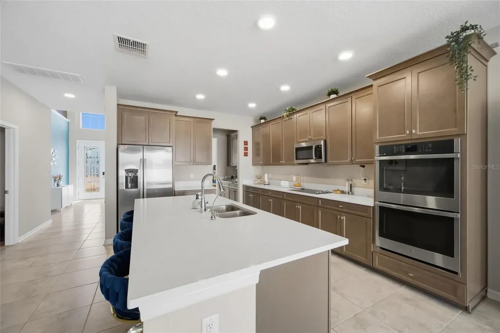 2909 Ivory Bluff Court Zephyrhills FL 33540