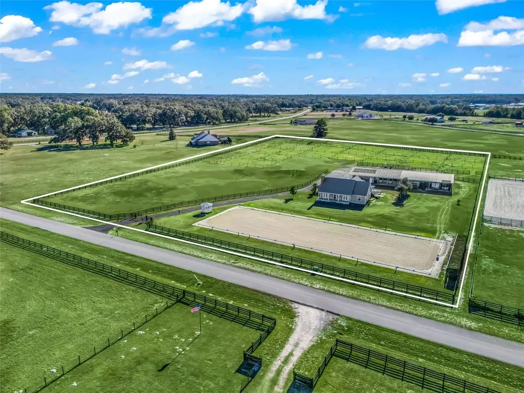 19830 SE 15th Place Morriston FL 32668
