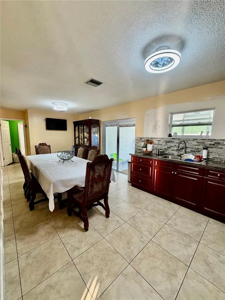 8026 Jackson Springs Road Tampa FL 33615