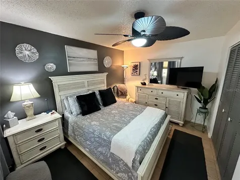 655 Woodlawn Drive Bradenton FL 34210