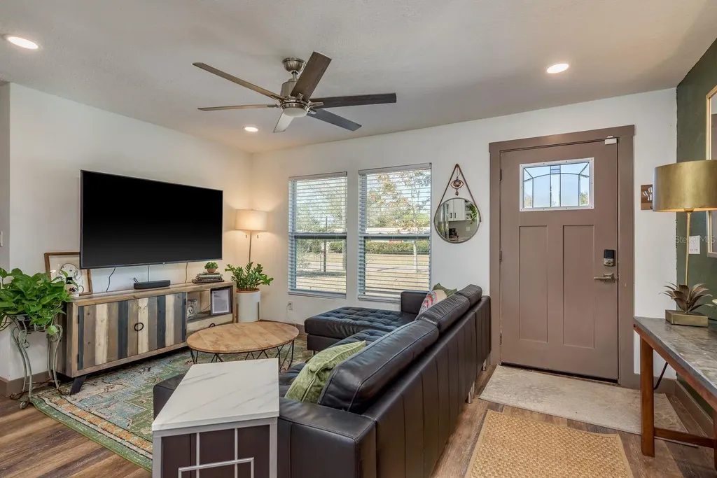 4430 W Trilby Avenue Tampa FL 33616