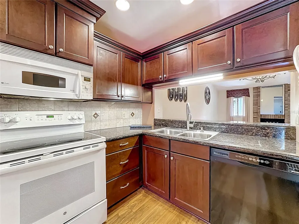 2 Escondido Circle Altamonte Springs FL 32701