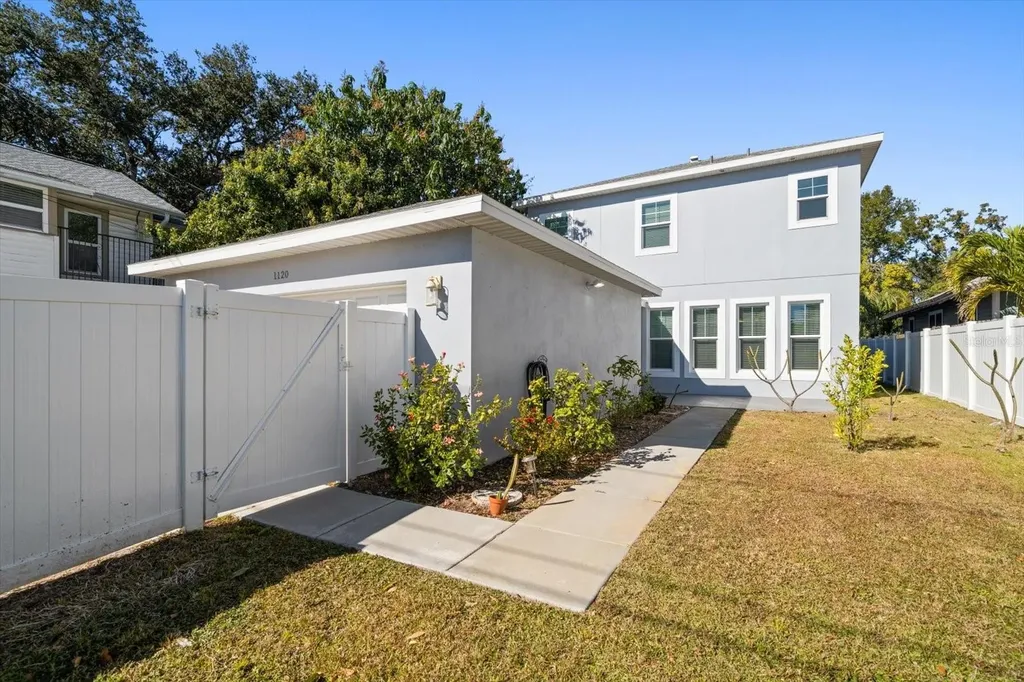 1120 24th Avenue N St Petersburg FL 33704