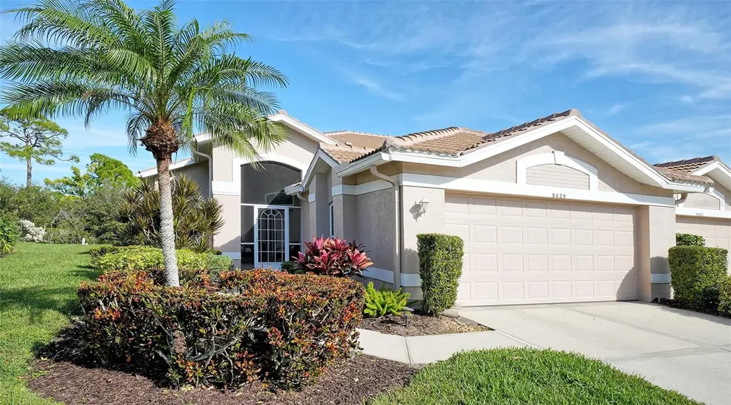 9429 Forest Hills Circle Sarasota FL 34238