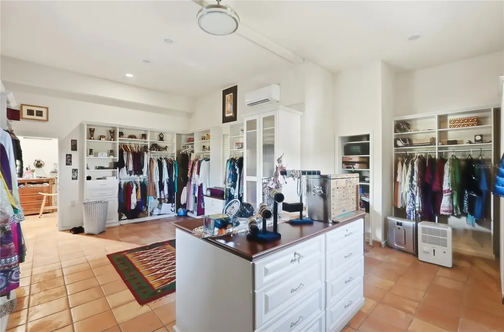 9017 Baywood Park Drive Seminole FL 33777