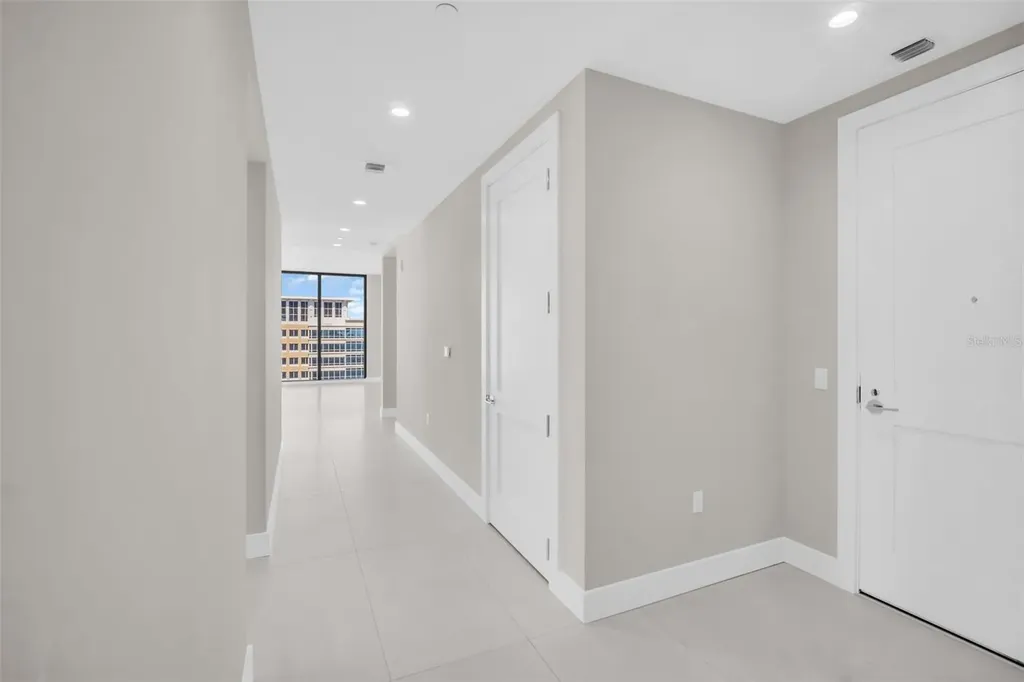 275 1st Avenue S St Petersburg FL 33701