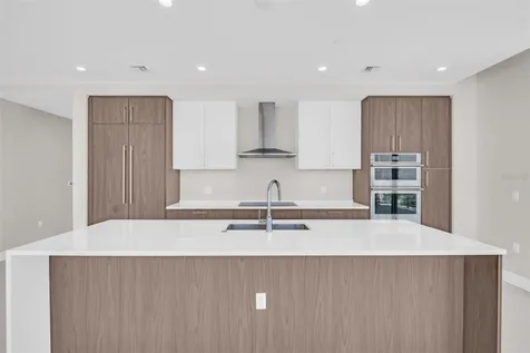 275 1st Avenue S St Petersburg FL 33701