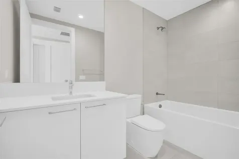 275 1st Avenue S St Petersburg FL 33701