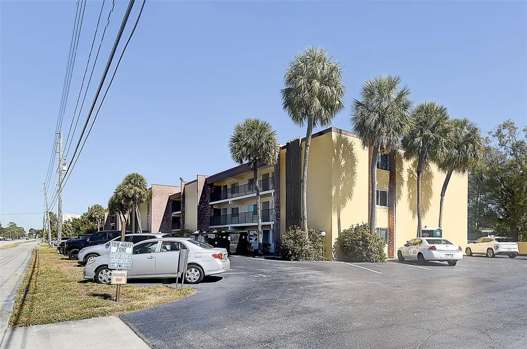 4435 1st Street NE St Petersburg FL 33703