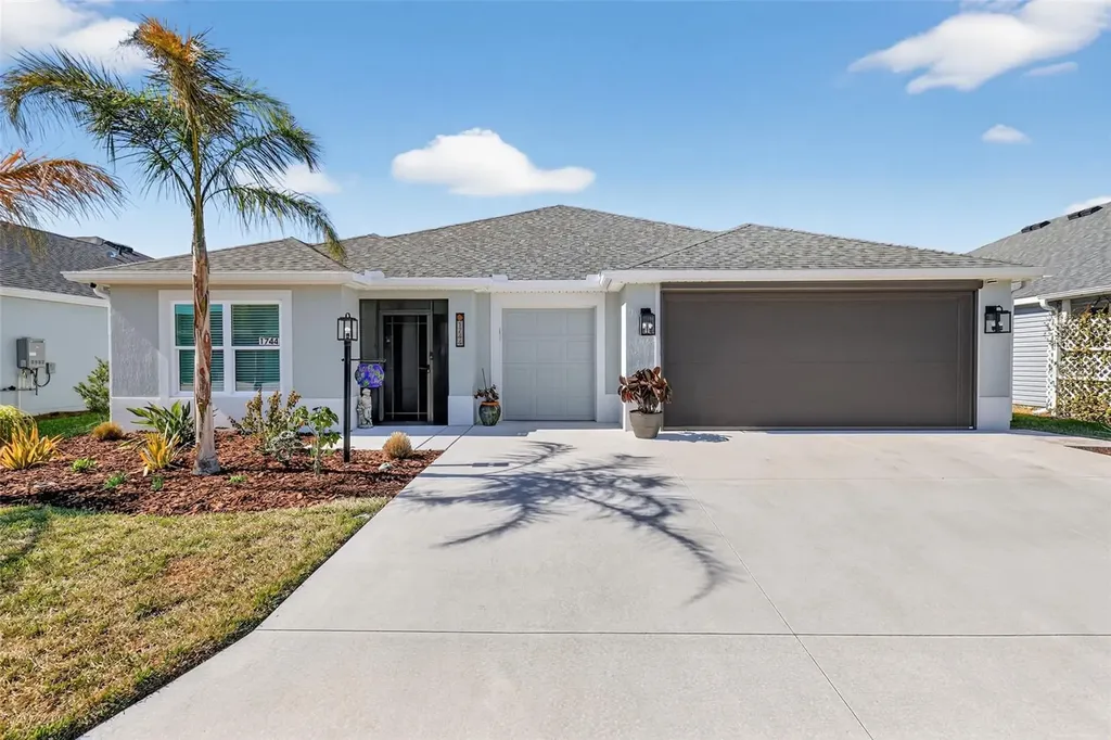 1744 Woelkers Circle The Villages FL 34762