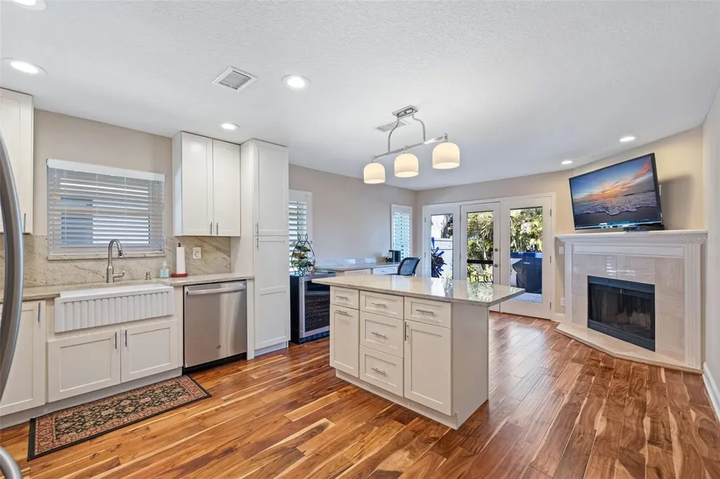 1683 Watermark Circle NE St Petersburg FL 33702