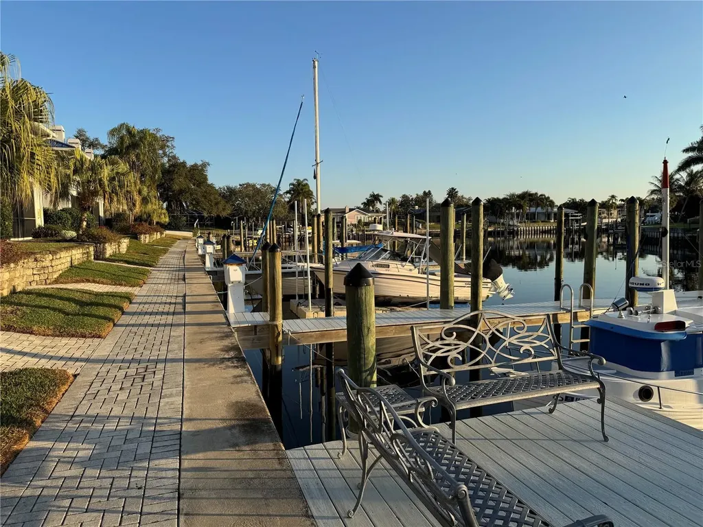 1683 Watermark Circle NE St Petersburg FL 33702