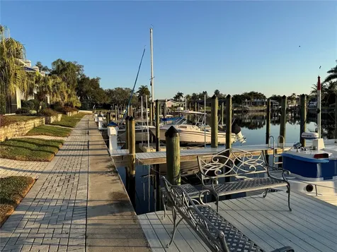 1683 Watermark Circle NE St Petersburg FL 33702