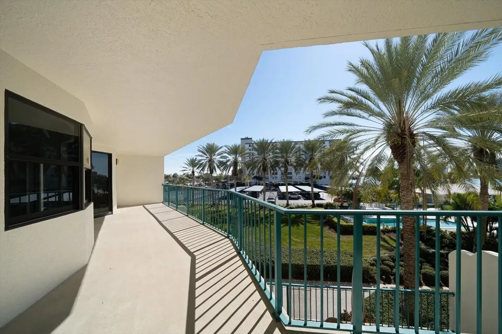 670 Island Way Clearwater Beach FL 33767