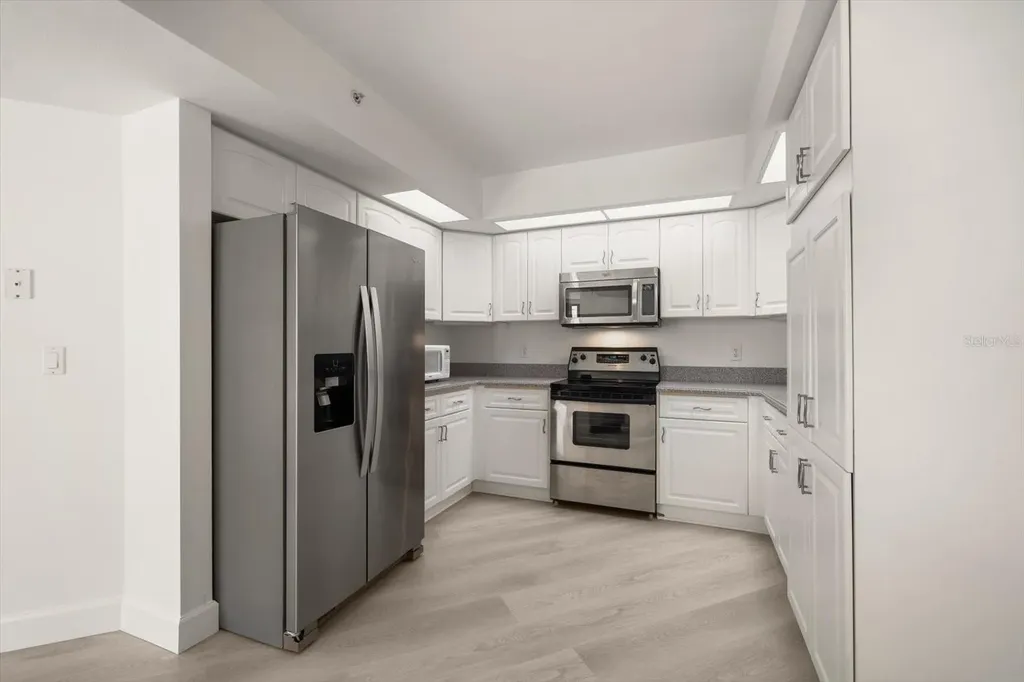 670 Island Way Clearwater Beach FL 33767