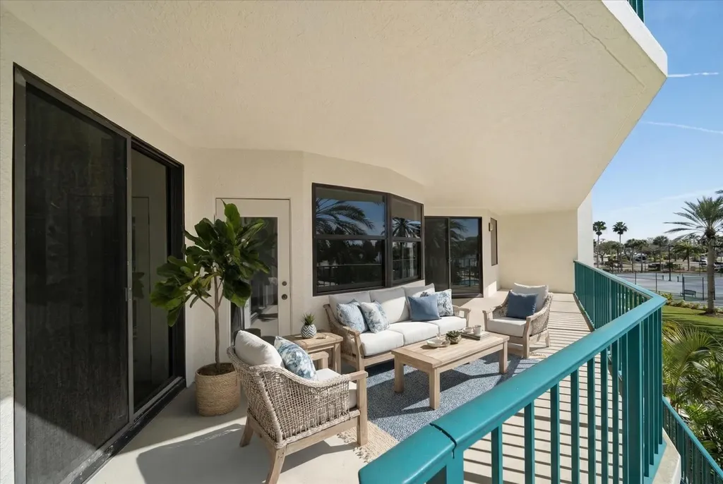 670 Island Way Clearwater Beach FL 33767