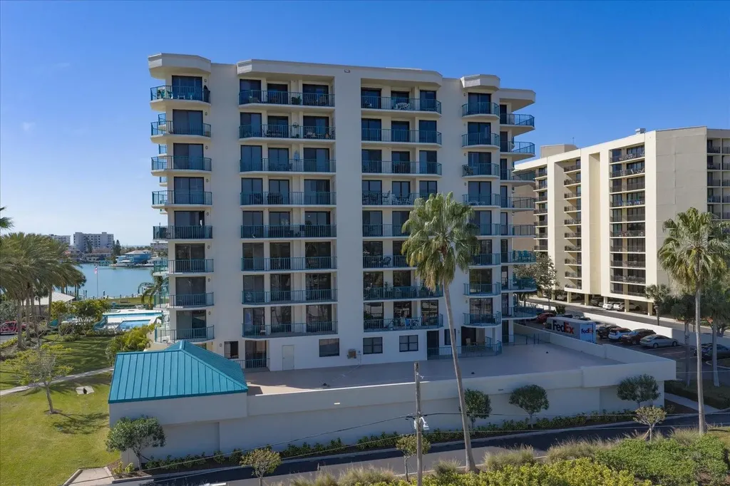 670 Island Way Clearwater Beach FL 33767