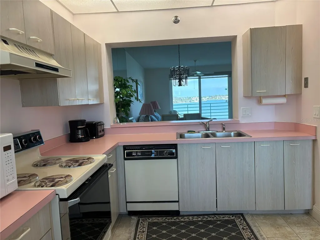 7979 Sailboat Key Boulevard S South Pasadena FL 33707