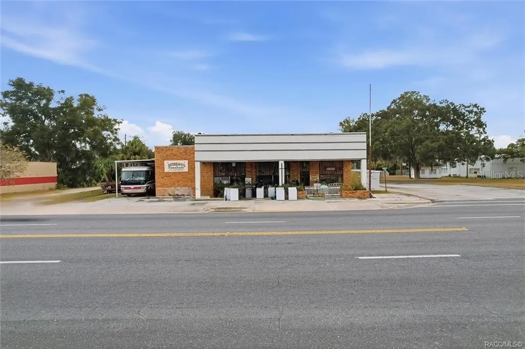 103 N Main Street Chiefland FL 32626