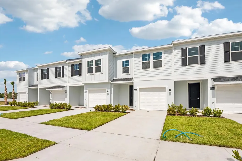 6856 Holcombe Down Drive Zephyrhills FL 33541