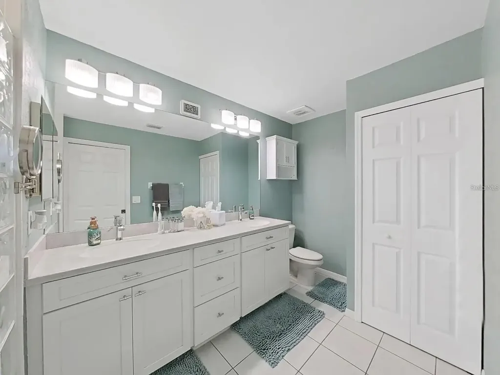 8229 Eagles Park Drive N St Petersburg FL 33709