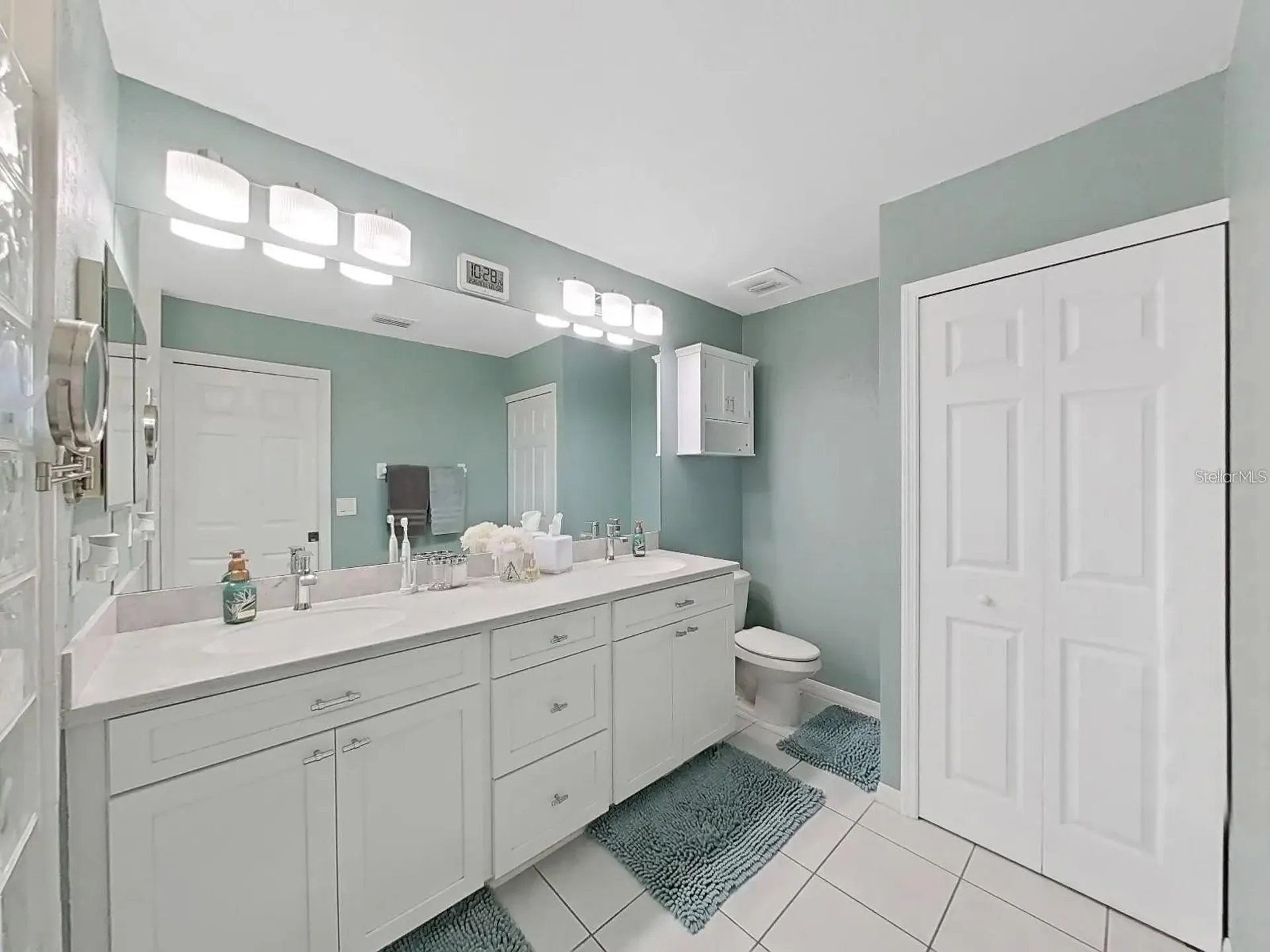 8229 Eagles Park Drive N St Petersburg FL 33709