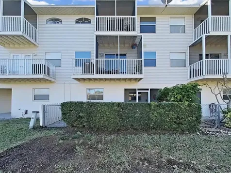 8229 Eagles Park Drive N St Petersburg FL 33709