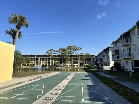 8229 Eagles Park Drive N St Petersburg FL 33709