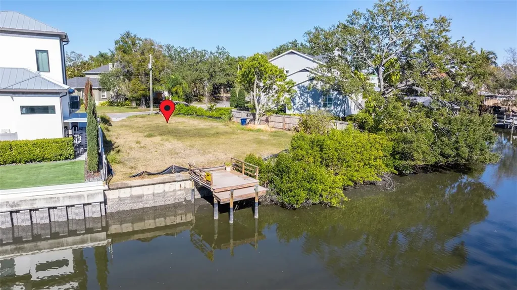 678 Geneva Place Tampa FL 33606