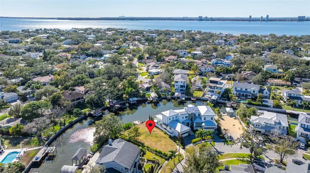 678 Geneva Place Tampa FL 33606