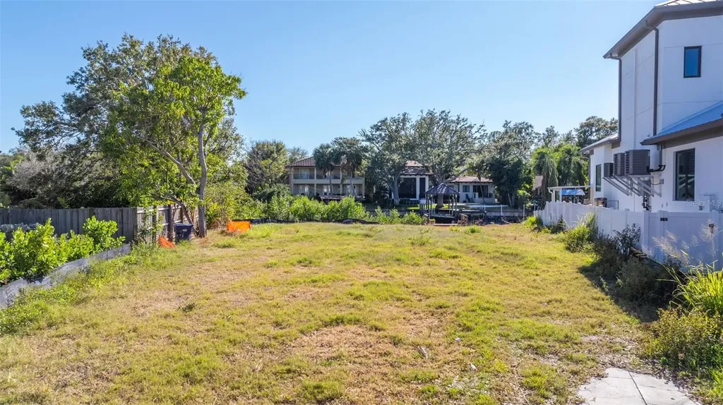 678 Geneva Place Tampa FL 33606