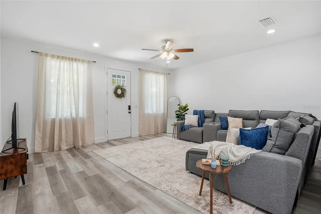 3208 Deleuil Avenue Tampa FL 33610