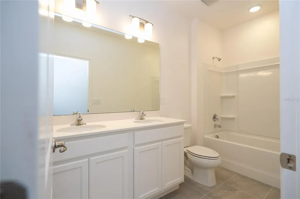 5674 High Seas Drive Orlando FL 32821