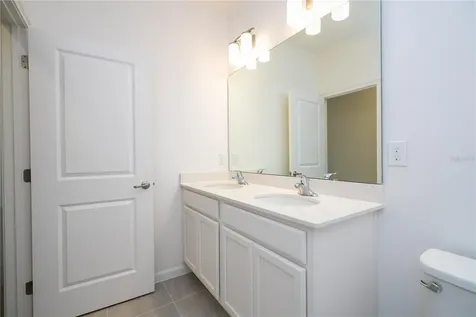 5674 High Seas Drive Orlando FL 32821