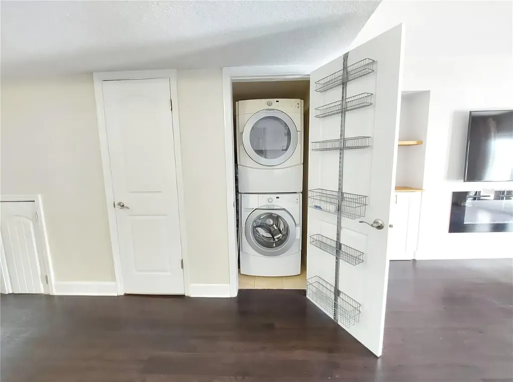 3739 Pompano Drive SE St Petersburg FL 33705