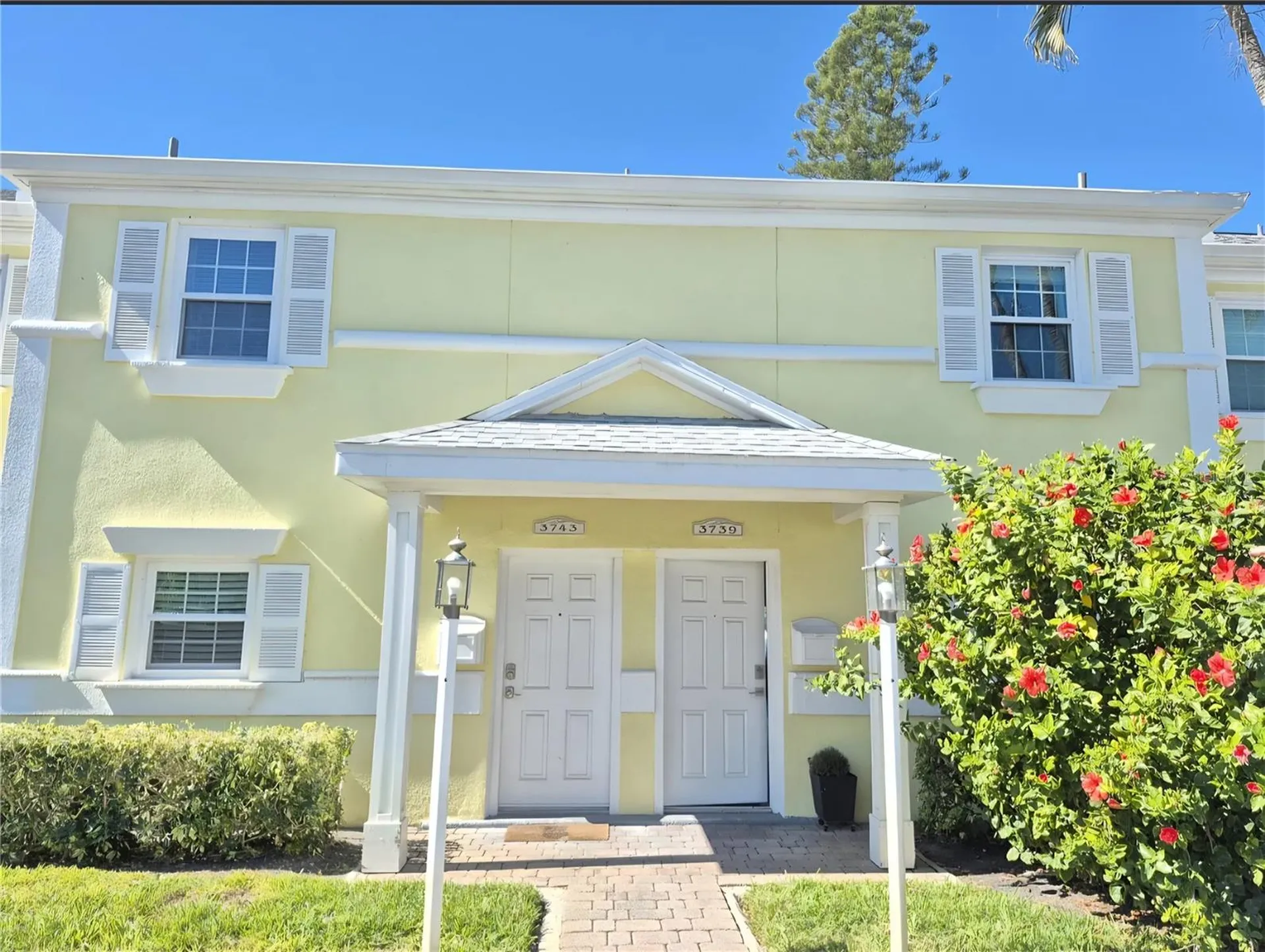 3739 Pompano Drive SE St Petersburg FL 33705