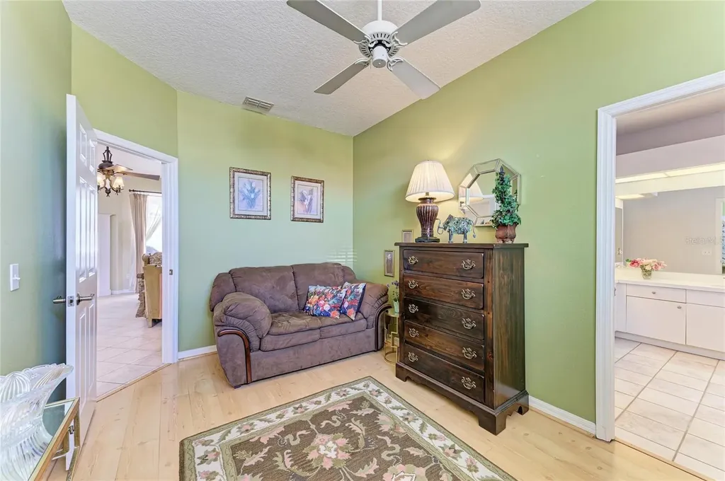 7122 42nd Court E Sarasota FL 34243