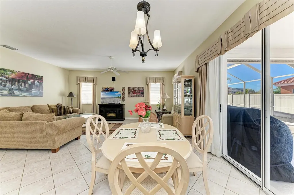 7122 42nd Court E Sarasota FL 34243