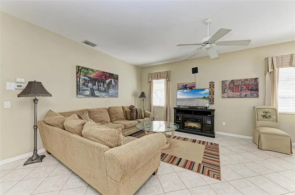 7122 42nd Court E Sarasota FL 34243