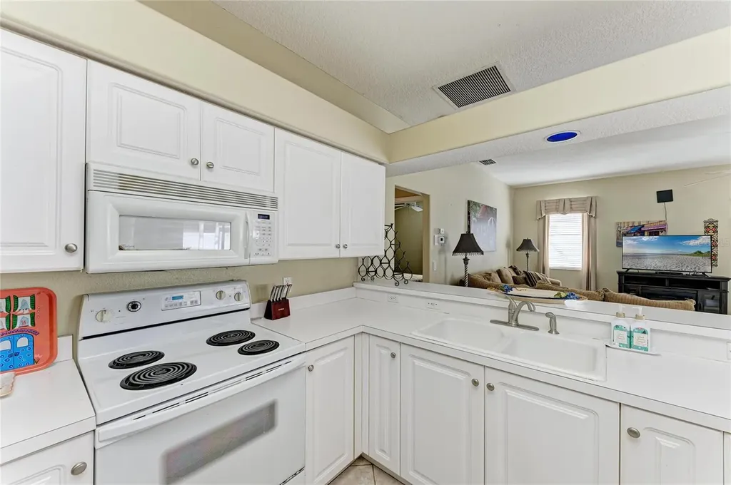 7122 42nd Court E Sarasota FL 34243