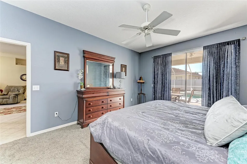 7122 42nd Court E Sarasota FL 34243