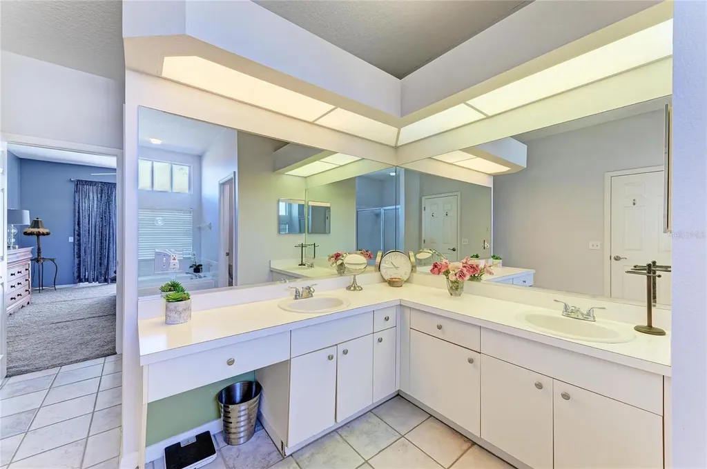 7122 42nd Court E Sarasota FL 34243